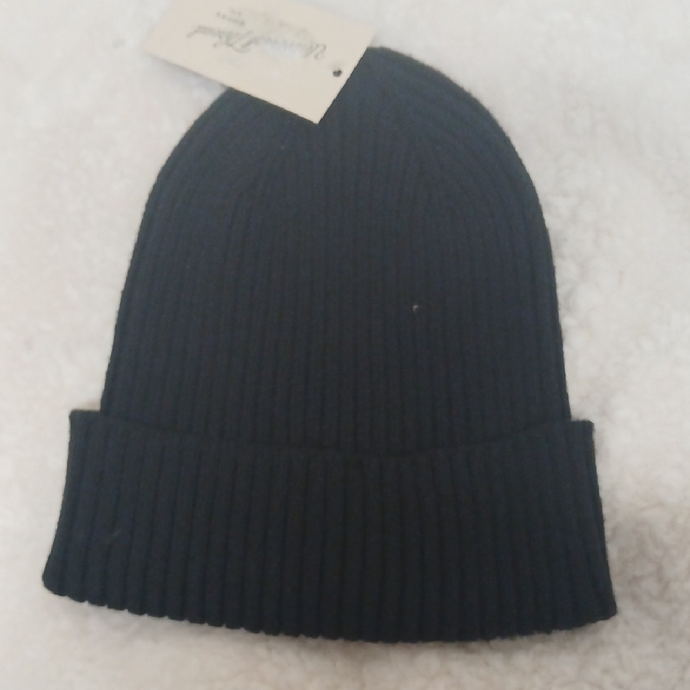 Universal Thread ,Sleek black knit beanie.
